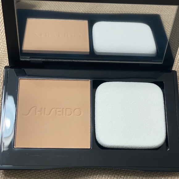 SHISEIDO Synchro Skin Self Refreshing Custom Finish Powder Foundation 250 SAND - Picture 2 of 6